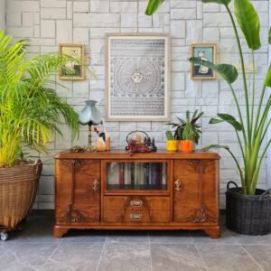 1960'lar Masif Ceviz Tv Ünitesi